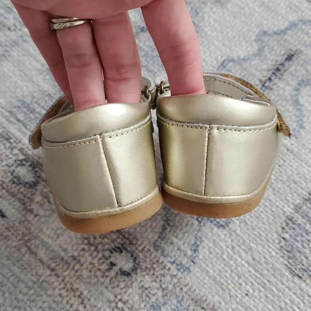 Angels L'Amour Baby Girls Cara Scalloped Mary Jane Gold Metallic Shoes Sz4